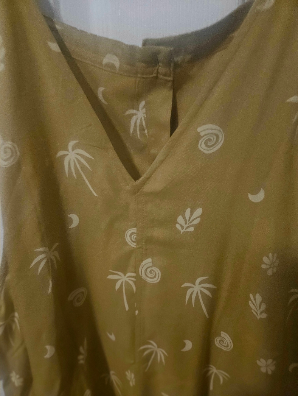 NWT Volcom Rumper Tropical Print Button-Front - Picture 2 of 6